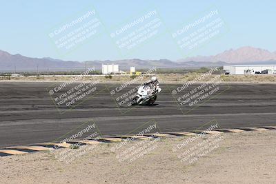 media/Jan-16-2026-CVMA Friday Practice (Fri) [[6f2bf47531]]/5-Racer 4-Trackday1/Session 2 (Bowl)/